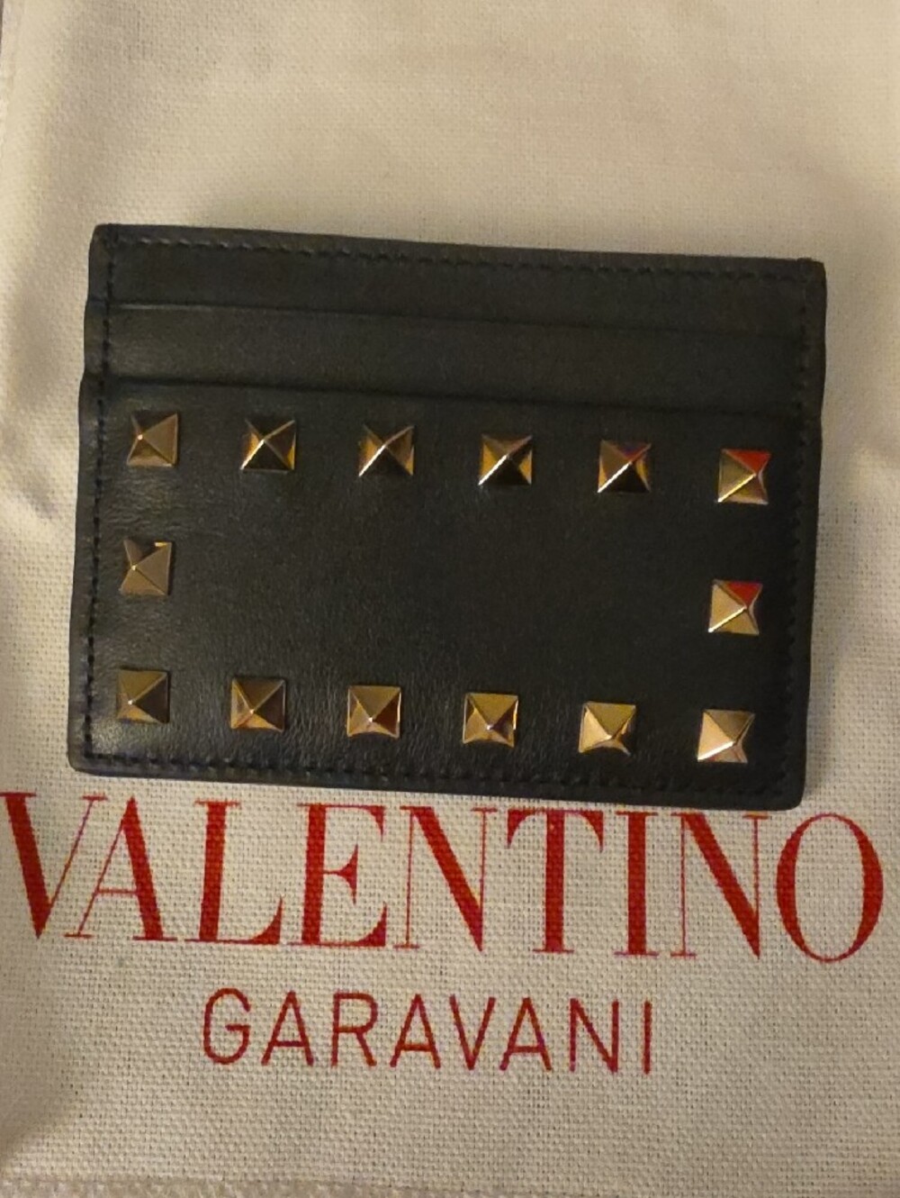 Card holder with studs - Picture 3 of 6